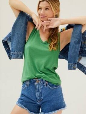 T. La Scoop Neck Layering Tank in Green Anthropologie Green Women's Size S